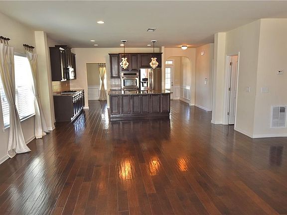 Open family room, breakfast & kitchen