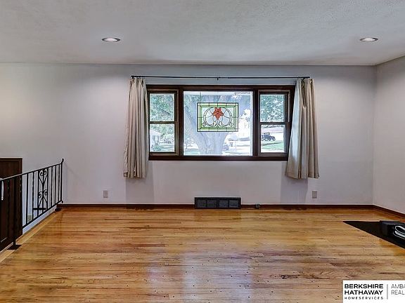 3rd image of 12448 Martha St