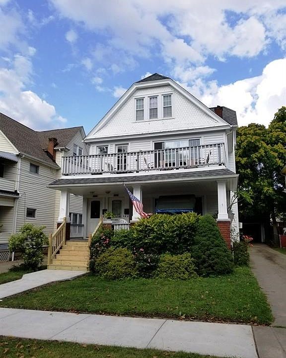 1st image of 1359 Summit Ave