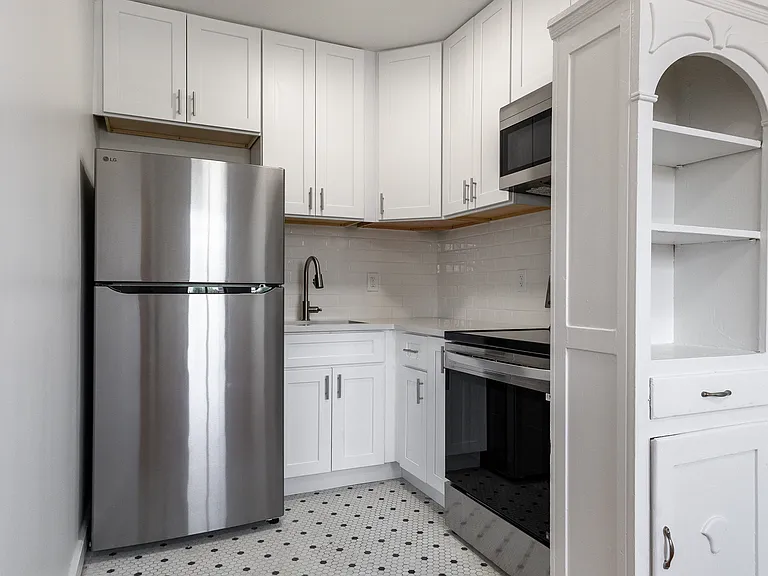 Marleigh Apartments — Photo 28
