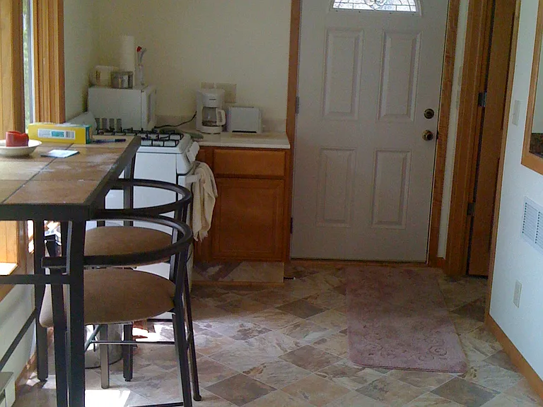 675 Crystal Lake Rd E — Photo 3