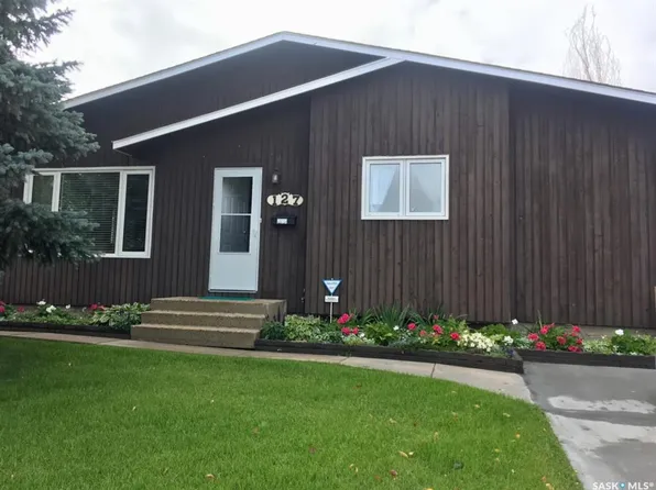 127 DEVONSHIRE CRESCENT, Saskatoon, SK S7L 5V6