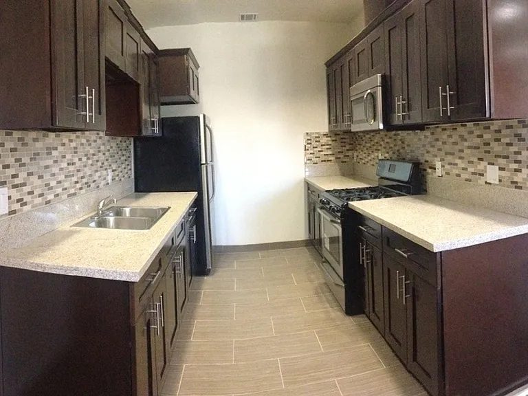 "Terrace Heights Student Housing" Terrace Heights LLC — Photo 4