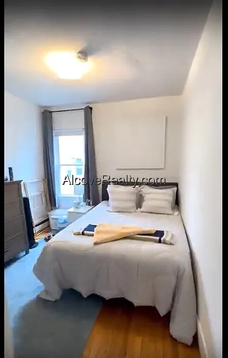 1 bed, 1.0 bath, $3,100 — Photo 3