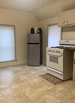 1st image of 186 Hawley St #3