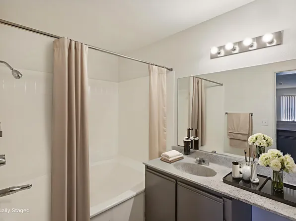 Village Square, 5025 Nellis Oasis Ln, Las Vegas, NV 89115