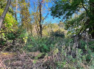 620 W Caroline St, Fenton, MI 48430