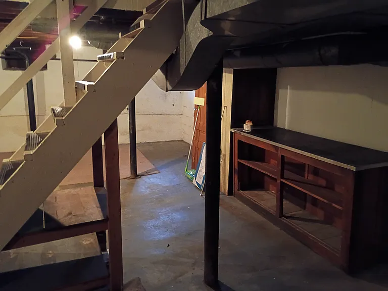 240 Ignatius Ave — Photo 14