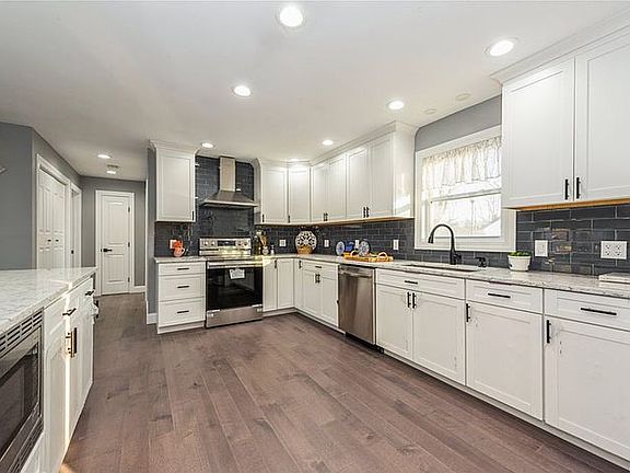 2nd image of 7 South Ln