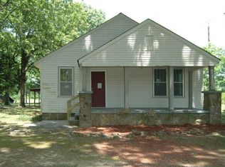 3500 Woodmont Dr, Tuscumbia, AL 35674