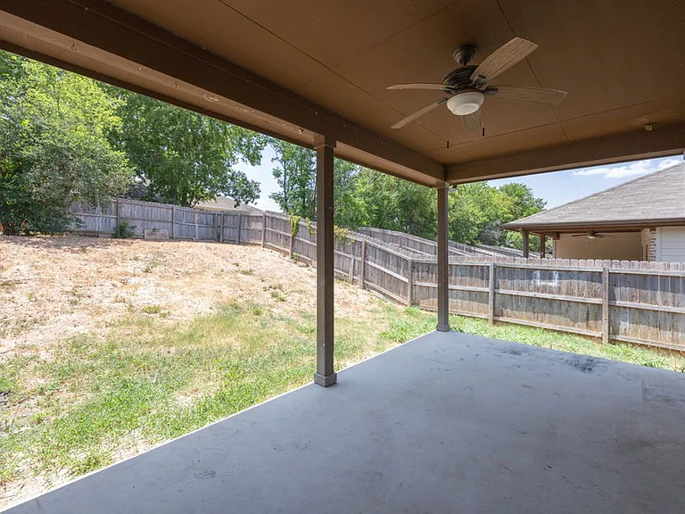 1048 Carolyn Cv — Photo 20