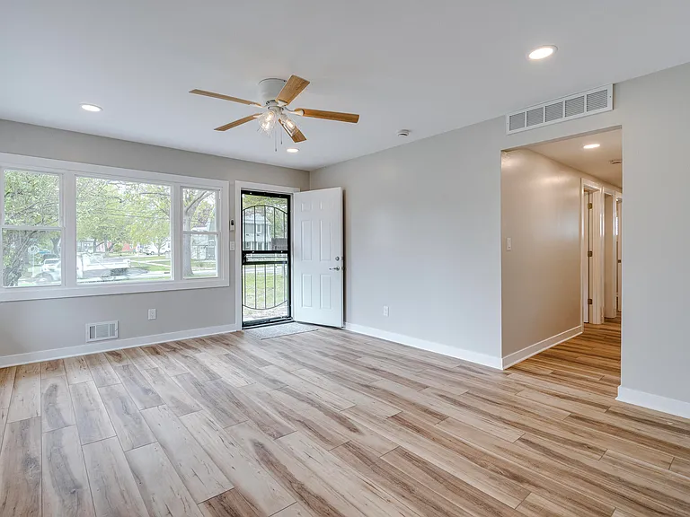 1334 Miller Ave — Photo 8