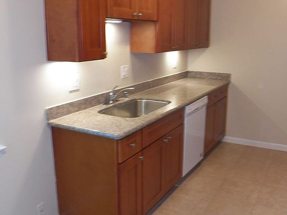 3rd image of 134 Washington St #134