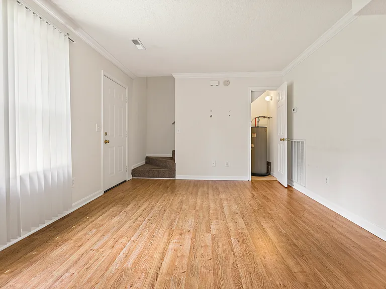 2812 S Greenwood Dr — Photo 5