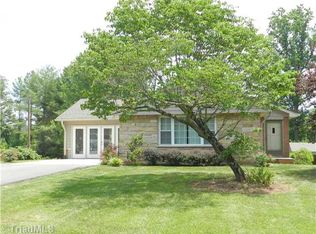 295 Shoals Rd, Pinnacle, NC 27043