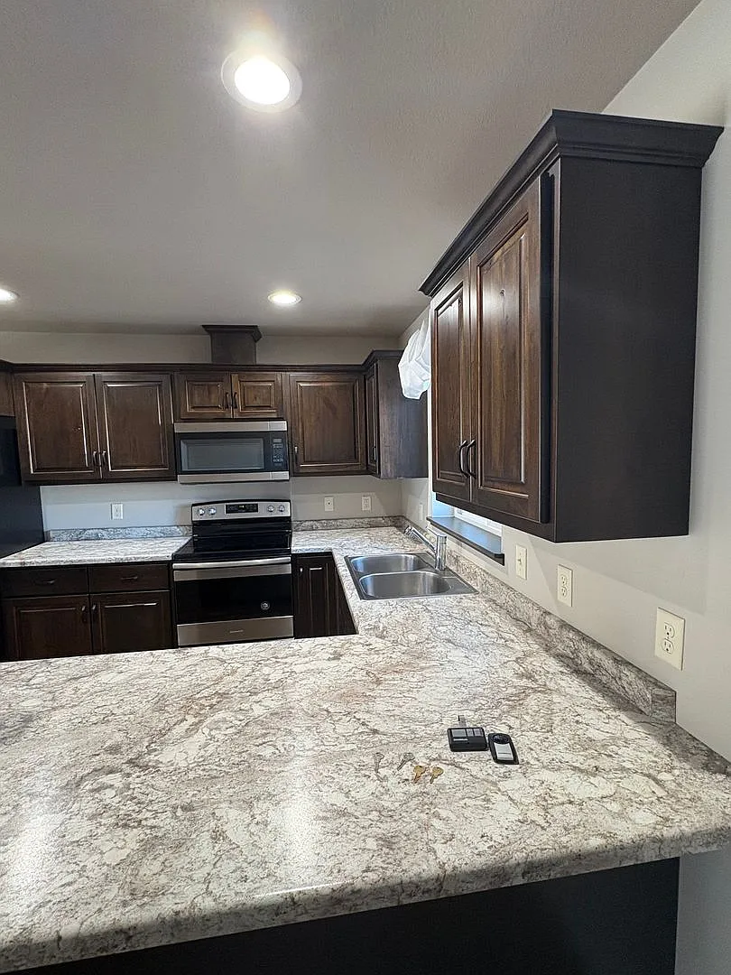 203 N Camelot Ln - Moon Lake 10 Units — Photo 3