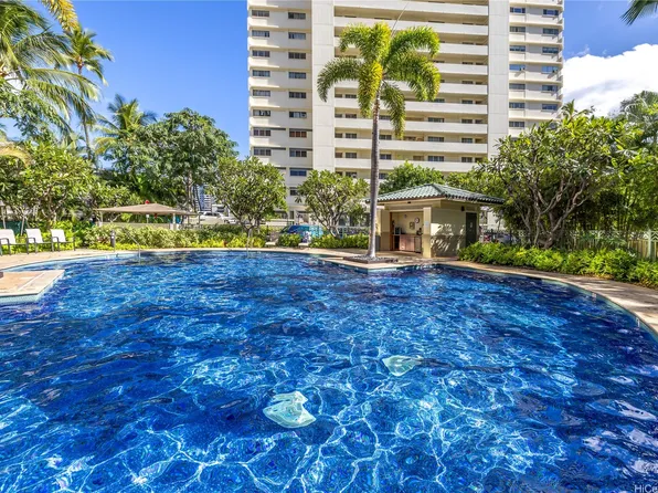421 Olohana St APT 1004, Honolulu, HI 96815