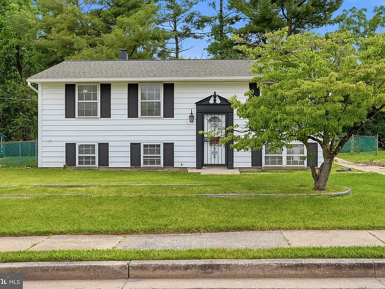 6741 Kincheloe Ave — Photo 1