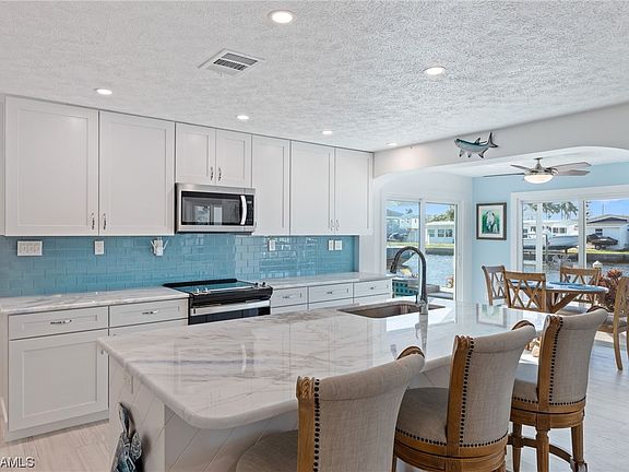 3rd image of 2651 Sanibel Blvd