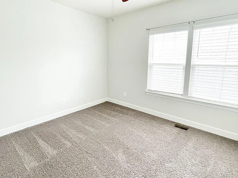 43691 Yulan St — Photo 16