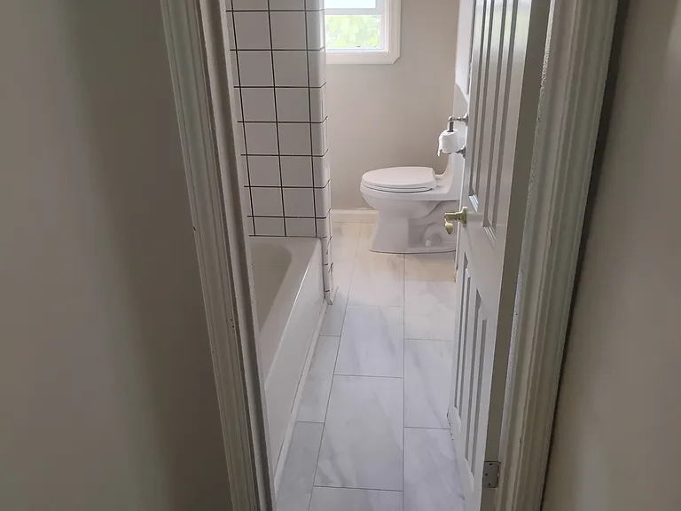 2042 Jackson Ave — Photo 13
