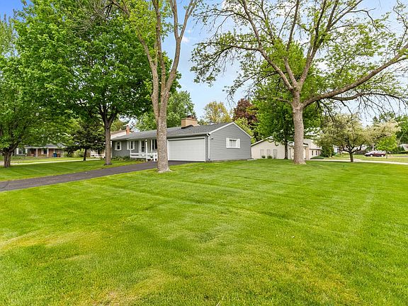3rd image of 2251 Carlyle Ct