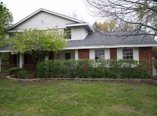 17040 Deer Park Dr, Brookfield, WI 53005