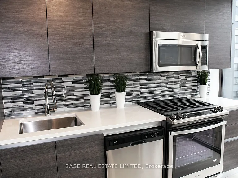 111 Bathurst St #706 — Photo 3