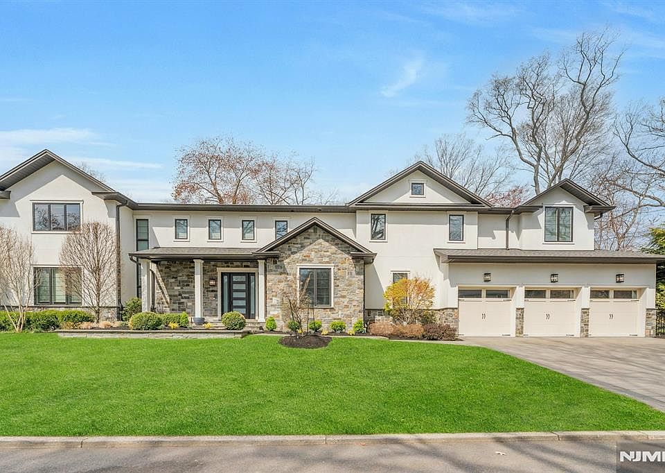 1st image of 45 Brook Way