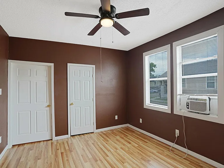 2500-02 Music St — Photo 5