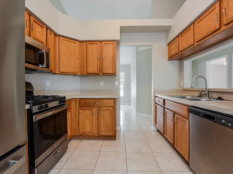 12020 Woodglen Cir — Photo 6