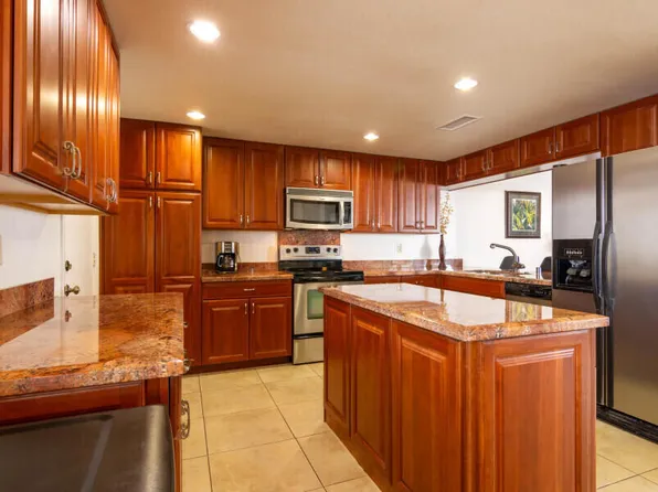 6110 Saint Andrews Plz, Palm Springs, CA 92264