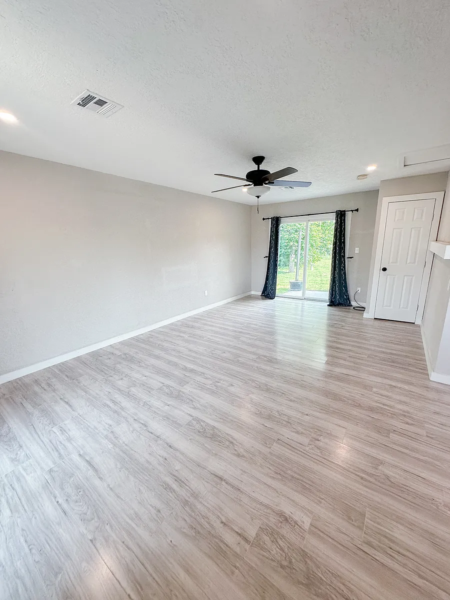 Building Photo - 6407 NW Compass Dr