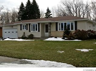 55 Kennedy Cir, Rochester, NY 14609