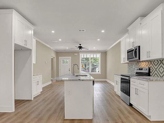 2nd image of 571 Sharon Dr
