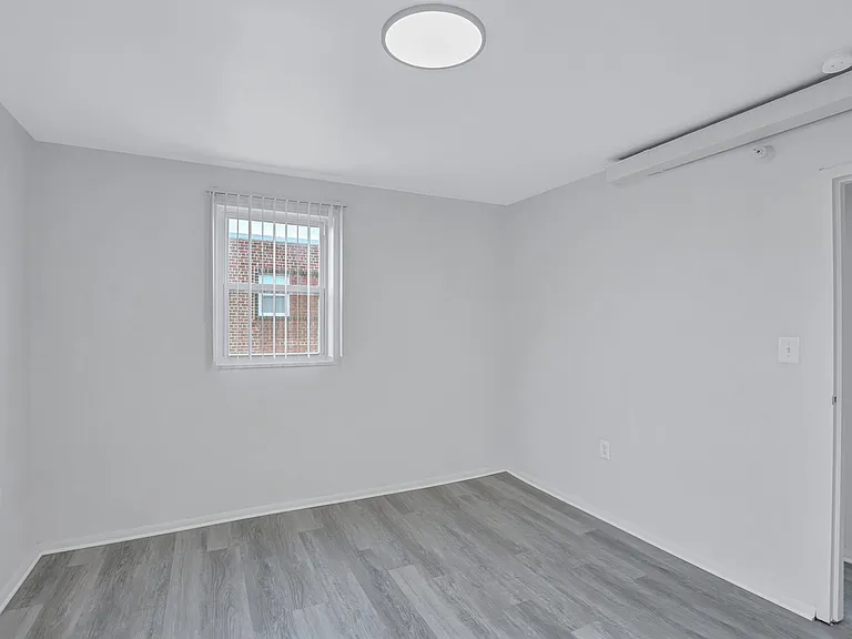 Glebe House Apartments — Photo 14