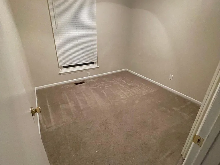 248 N Palmyra Dr — Photo 14