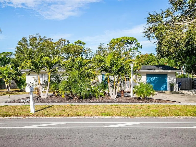 703 Whitfield Ave — Photo 4