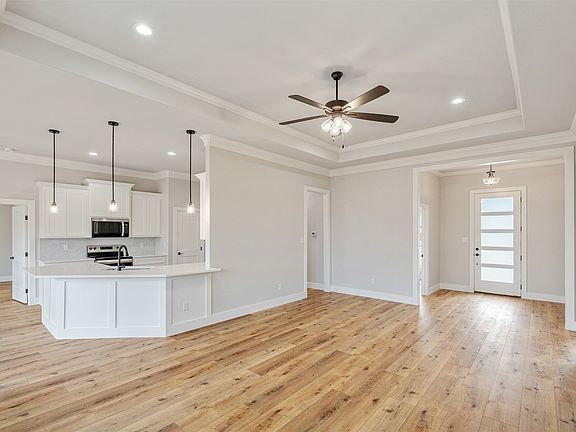 5th image of 504 Limestone Cir