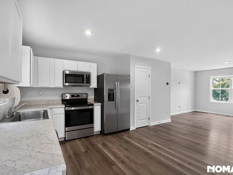 200 Harvest Hill Ln — Photo 2