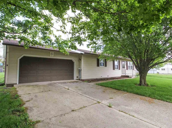 101 West Pne, Hartsburg, IL 62643