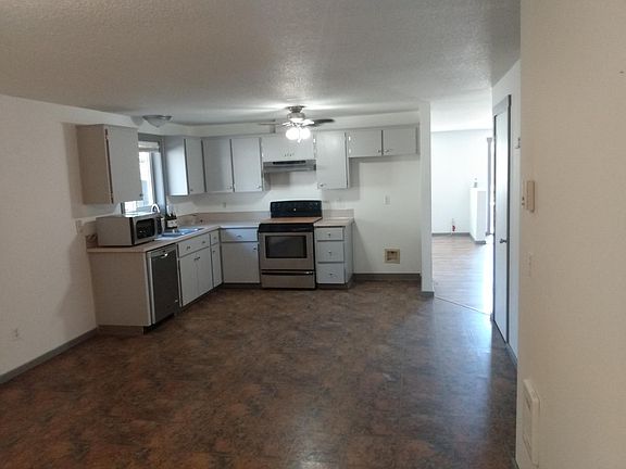 5th image of 410 SE 5th Cir