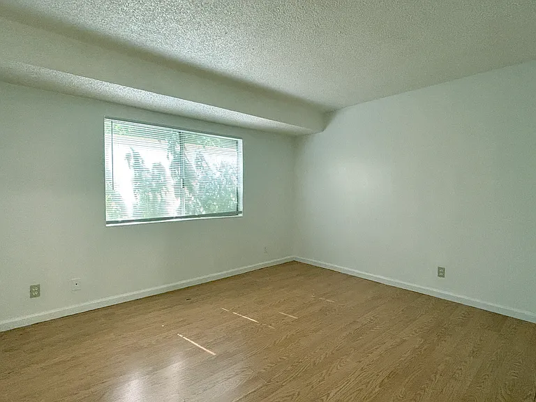 4651 Mill Valley Dr — Photo 6