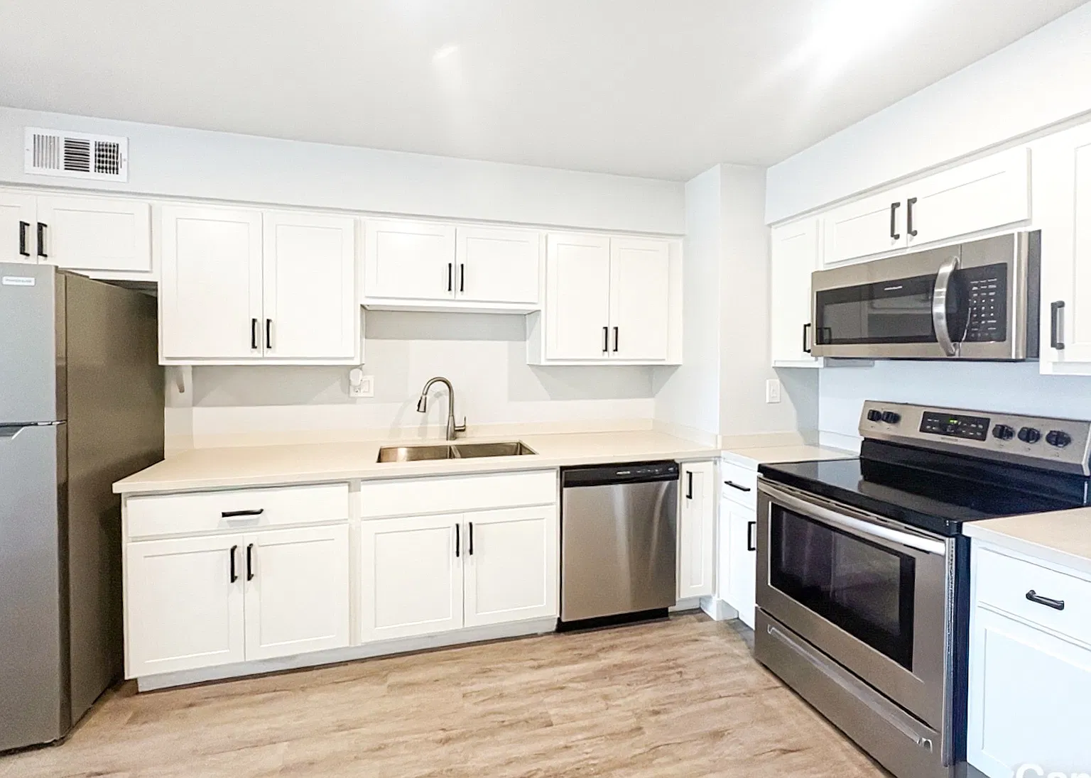 2 bed, 900 sqft, $1,250 — Photo 3