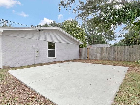 5th image of 1378 Harvard Dr