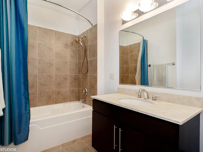 757 N Orleans St #1103 — Photo 9
