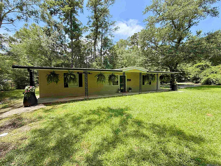 26084 Pichon Rd — Photo 20