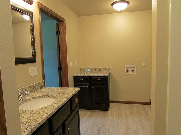 3rd image of 302 2nd Ave S