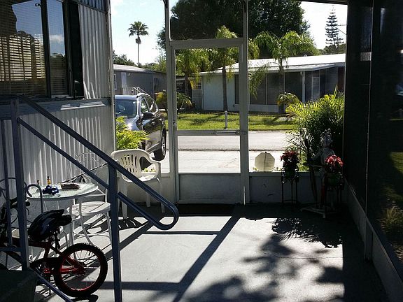 SCREENED PATIO