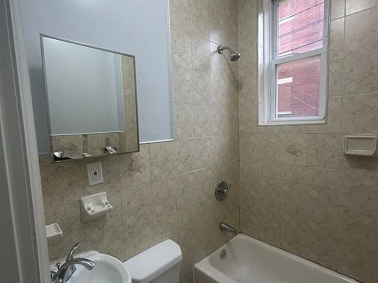 810 - OM-810 West Street LLC — Photo 4